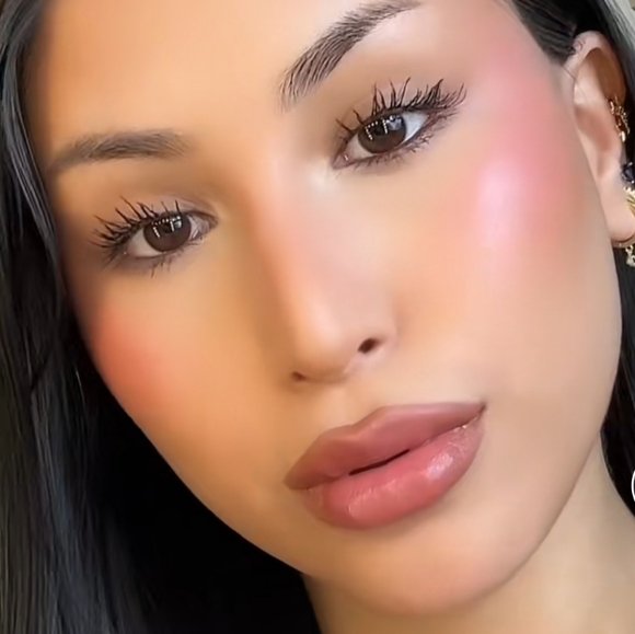 MAC Lustreglass Lipstick In Shade Syrup - Picture 7 of 16